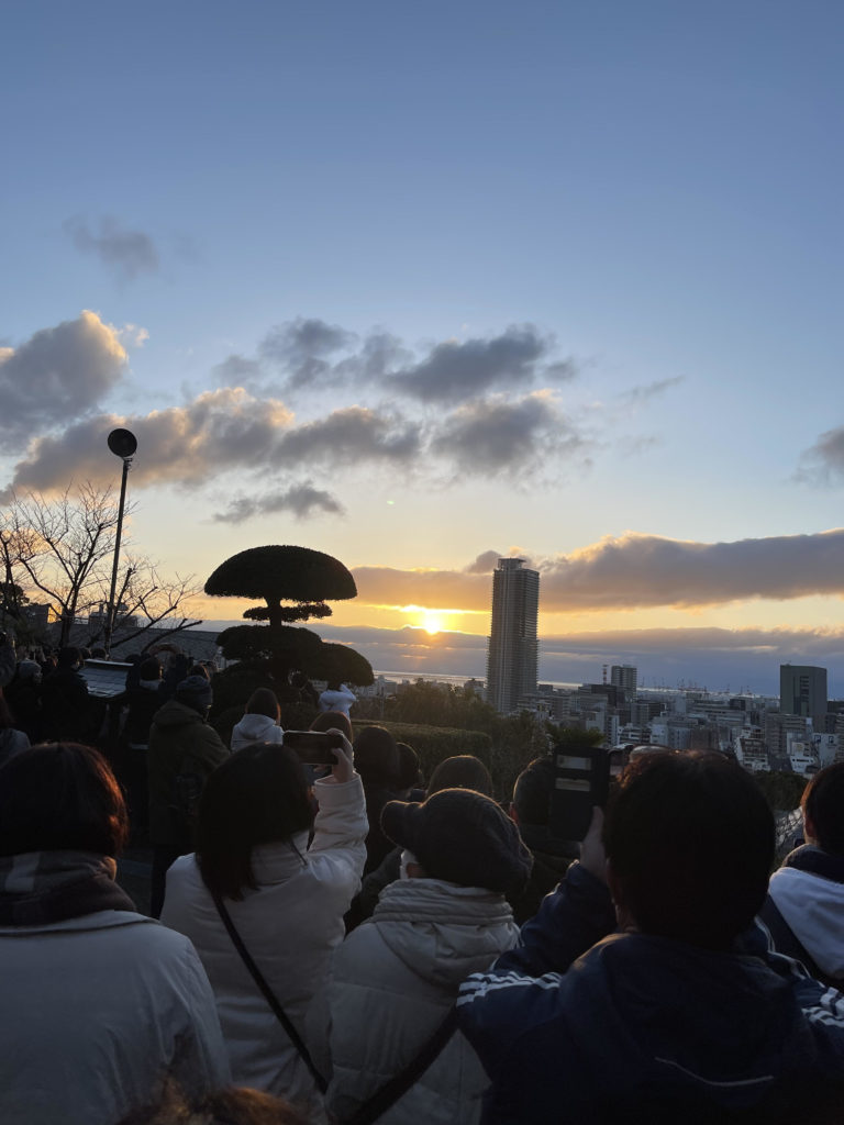 北野天満宮から拝む初日の出